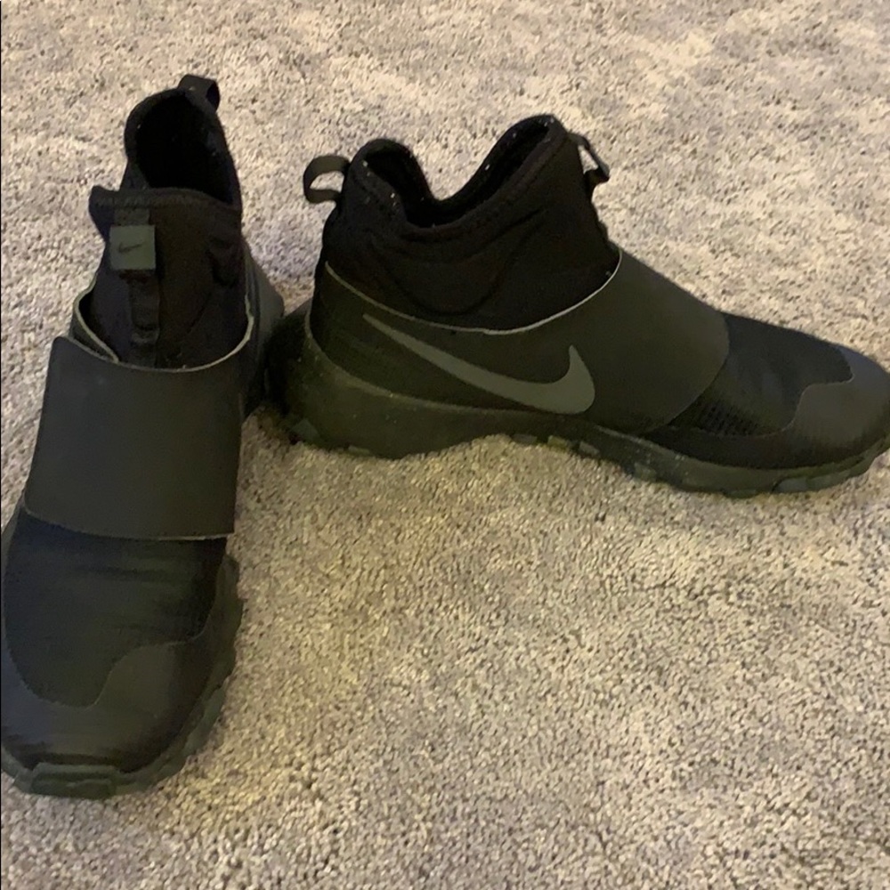Nike black sock shoes Size 6.5Y